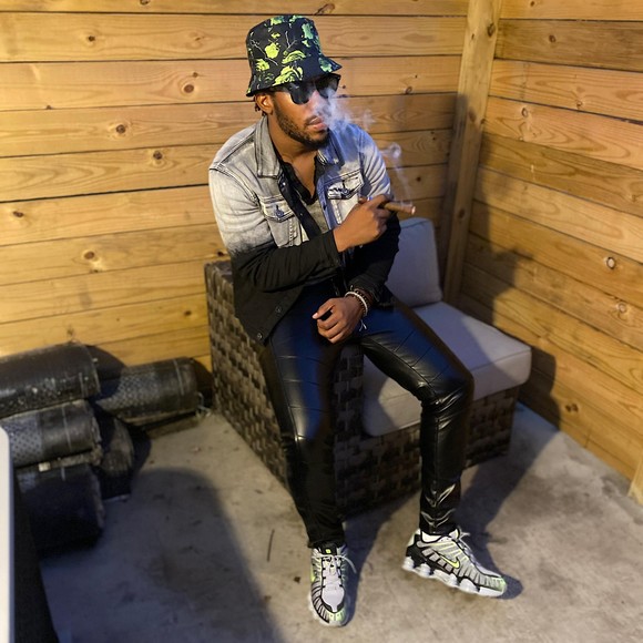 Meet your Posher, Akeem - Picture 1 of 1